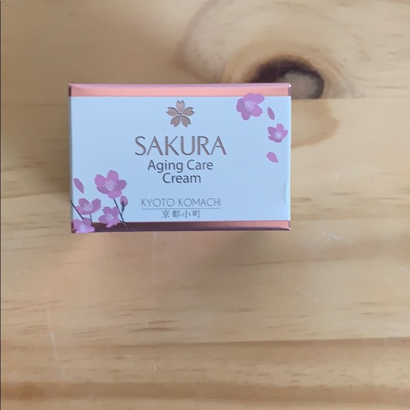 Aging Cream - Picture 2 of 2